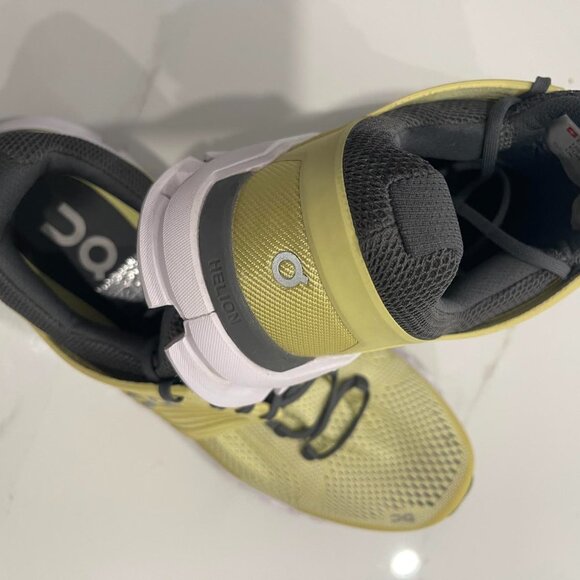 SOLD!!! On Running, Men's Cloudswift in Limelight/Rock, Size 9.5 - Picture 3 of 4